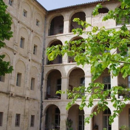 Lägenhet på 75 m² i Avignon centrum, med 2 sovrum och 1 badrum  Exteriör bild