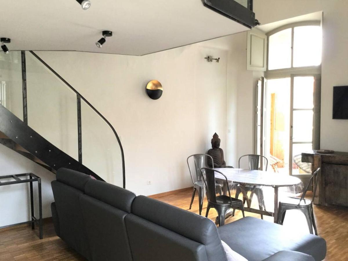 Lägenhet på 75 m² i Avignon centrum, med 2 sovrum och 1 badrum  Exteriör bild